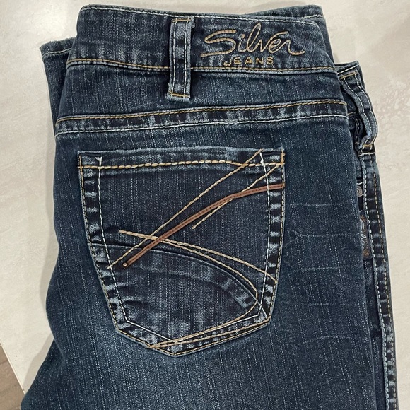 👖Silver Jeans W32/L33 Frances 18” bootcut dark denim